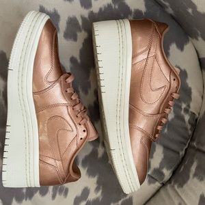 Nike retro air lift sneakers